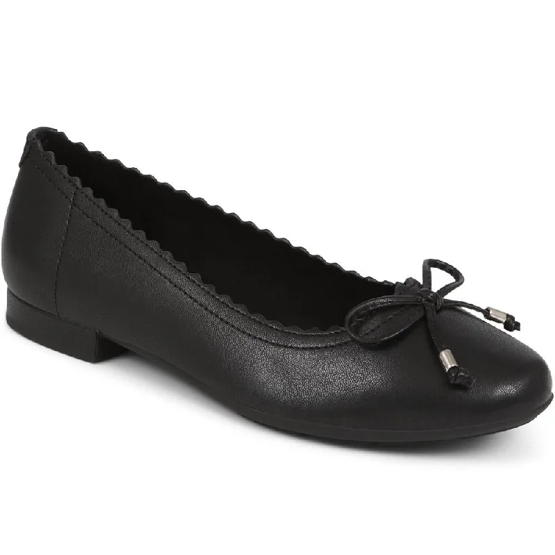 Women's wedding stiletto heel pumps with a pearl - encrusted strapFlat Ballet Pumps - WBINS39088 / 325 162