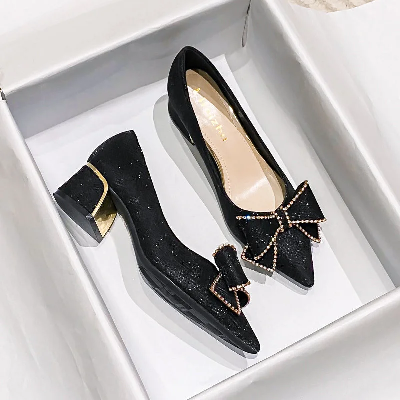 Women's lace - trimmed stiletto heel pumps with a scalloped edgeWomen Fashion Pointed Toe Chunky Heels Pumps Women's lace - trimmed stiletto heel pumps with a scalloped edgeWomen Fashion Pointed Toe Chunky Heels Pumps
