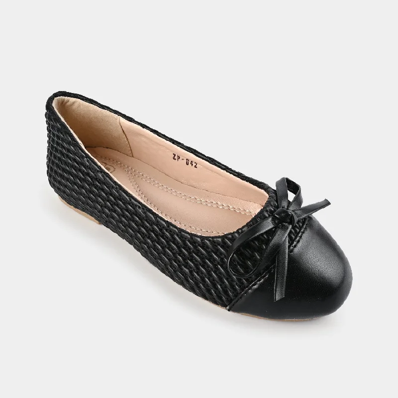 Women's metallic leather stiletto heel pumps with a reflective surfaceGirls Pumps ZP-042-BLACK Women's metallic leather stiletto heel pumps with a reflective surfaceGirls Pumps ZP-042-BLACK