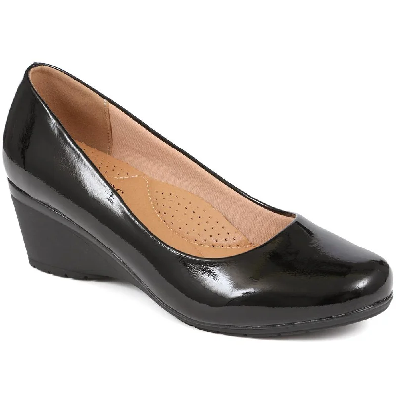 Women's metallic leather stiletto heel pumps with a reflective surfaceWedge Heel Slip-On Pumps - WK38017 / 324 233 Women's metallic leather stiletto heel pumps with a reflective surfaceWedge Heel Slip-On Pumps - WK38017 / 324 233