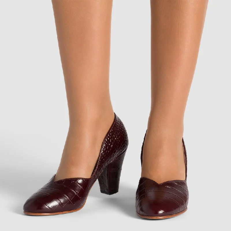 Women's bronze stiletto heel pumps for a warm and metallic lookPRE-ORDER Marilyn Vintage Pumps Wide (Mock Croc Cordovan) Women's bronze stiletto heel pumps for a warm and metallic lookPRE-ORDER Marilyn Vintage Pumps Wide (Mock Croc Cordovan)