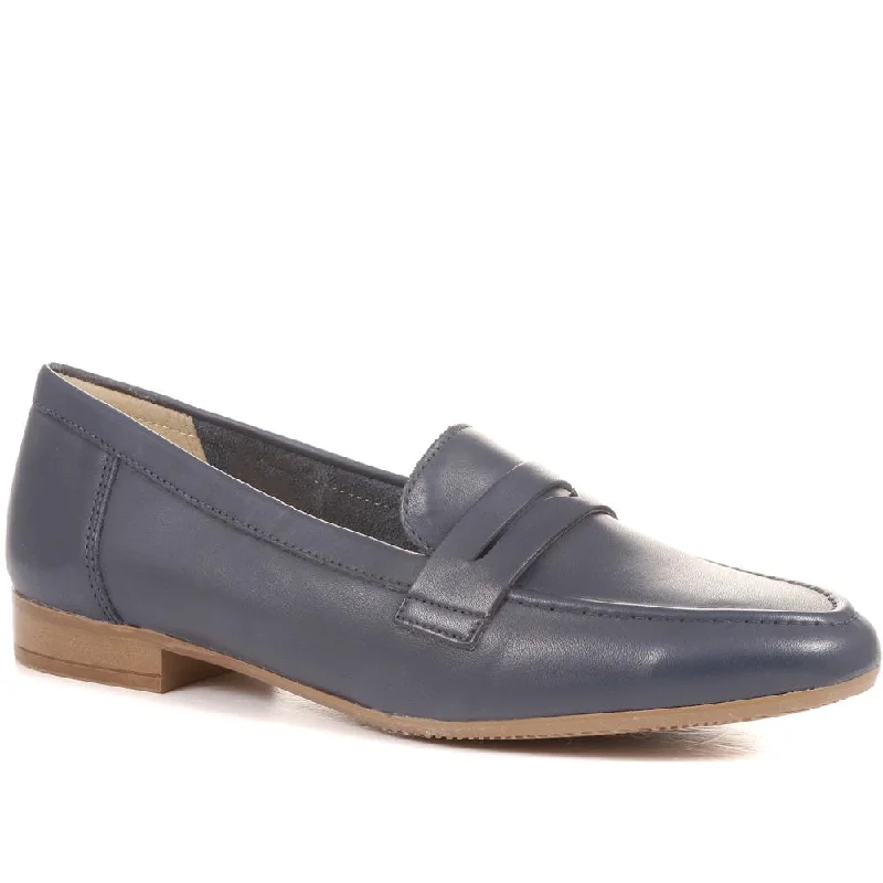 Women's Tassel - Trimmed Loafers with a Low Heel in Olive Green for a Trendy TwistCarmela Leather Penny Loafers - CARMELA / 321 988 Women's Tassel - Trimmed Loafers with a Low Heel in Olive Green for a Trendy TwistCarmela Leather Penny Loafers - CARMELA / 321 988