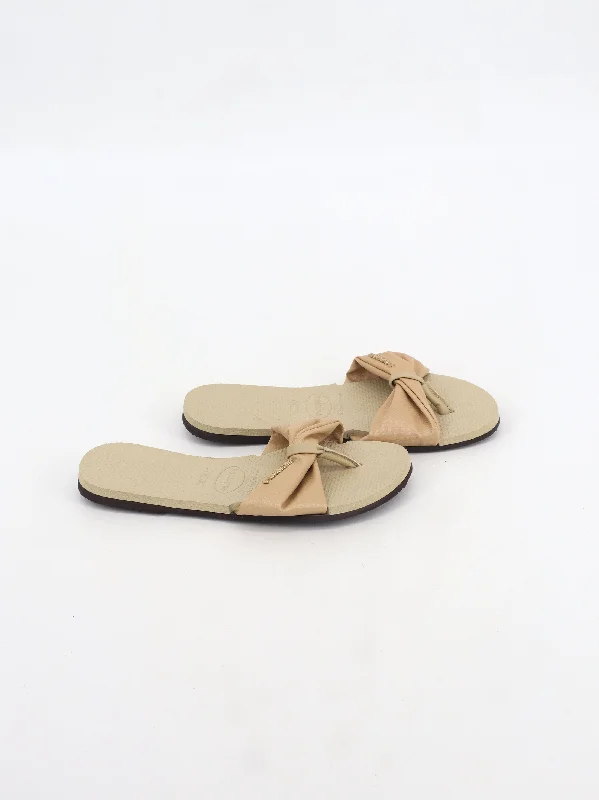 Women's Moccasin - Style Slippers with Fringe Detail in Brown for a Rustic Look Women's Brand Logo Printed Slippers,Beige Women's Moccasin - Style Slippers with Fringe Detail in Brown for a Rustic Look Women's Brand Logo Printed Slippers,Beige