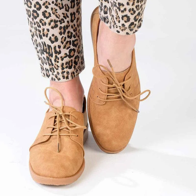 Women's Tassel - Trimmed Loafers with a Low Heel in Olive Green for a Trendy Twist Pierre Cardin Le Champ 2 Lace Up - Camel Women's Tassel - Trimmed Loafers with a Low Heel in Olive Green for a Trendy Twist Pierre Cardin Le Champ 2 Lace Up - Camel