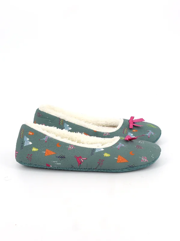 Women's Moccasin - Style Slippers with Fringe Detail in Brown for a Rustic Look Women's Graphic printed Slippers,Green Women's Moccasin - Style Slippers with Fringe Detail in Brown for a Rustic Look Women's Graphic printed Slippers,Green