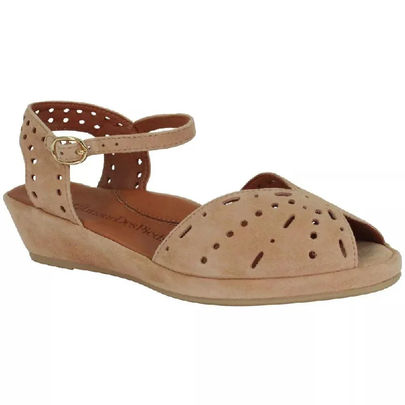 Women's Sandals with a Glitter - Coated Strap in Gold for a Sparkly Summer OutfitWomen's Sandals with a Glitter - Coated Strap in Gold for a Sparkly Summer OutfitL'Amour Des Pieds Women's Brenn Cognac Suede