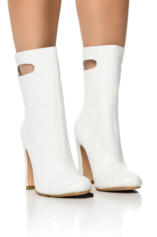 Women's Platform Chelsea Boots in Black for a Modern and Fashion - Forward AppearanceAZALEA WANG NAYELI WHITE HANDLE BOOTIE Women's Platform Chelsea Boots in Black for a Modern and Fashion - Forward AppearanceAZALEA WANG NAYELI WHITE HANDLE BOOTIE