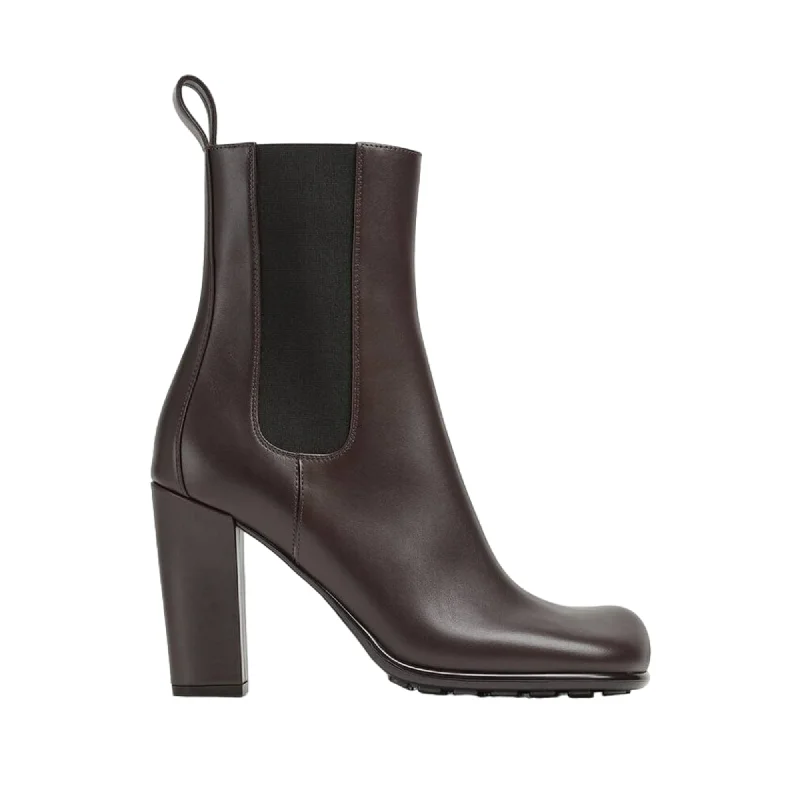 Women's Ankle Boots with Cut - Out Details in Beige for a Unique and Stylish EdgeBottega Veneta Leather Storm Chelsea Boots Women's Ankle Boots with Cut - Out Details in Beige for a Unique and Stylish EdgeBottega Veneta Leather Storm Chelsea Boots
