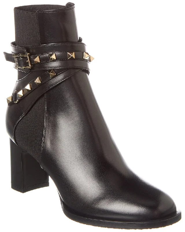 Women's Fur - Trimmed Snow Boots in White for a Stylish and Practical Winter ChoiceValentino Rockstud 90 Leather Bootie Women's Fur - Trimmed Snow Boots in White for a Stylish and Practical Winter ChoiceValentino Rockstud 90 Leather Bootie