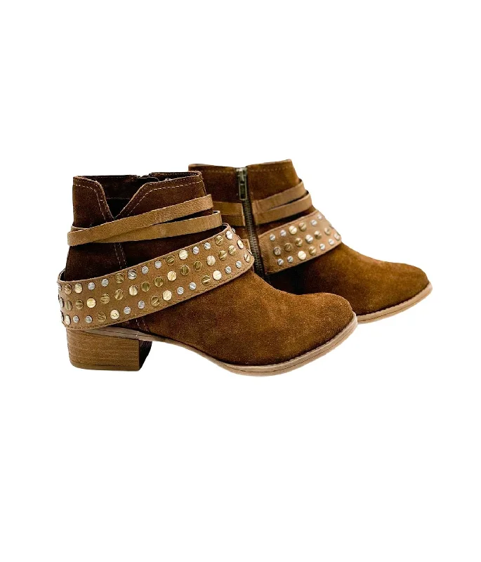 Women's Chunky - Heeled Chelsea Boots in Gray for a Casual and Trendy Everyday LookWomen Crimson Bootie In Tan Women's Chunky - Heeled Chelsea Boots in Gray for a Casual and Trendy Everyday LookWomen Crimson Bootie In Tan
