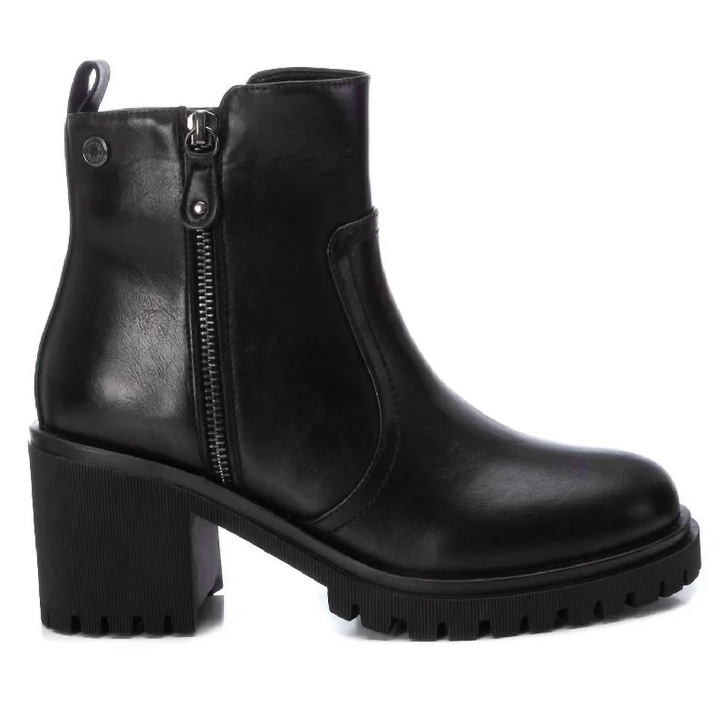 Women's Fur - Trimmed Snow Boots in White for a Stylish and Practical Winter ChoiceWomen's Ankle Booties In Black Women's Fur - Trimmed Snow Boots in White for a Stylish and Practical Winter ChoiceWomen's Ankle Booties In Black