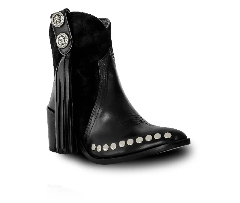 Women's Over - the - Knee Suede Boots in Taupe for a Stylish and Sophisticated OutfitWomen's Black Premium Leather Boots Women's Over - the - Knee Suede Boots in Taupe for a Stylish and Sophisticated OutfitWomen's Black Premium Leather Boots