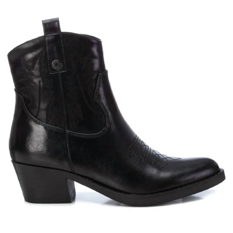 Women's Chunky - Heeled Chelsea Boots in Gray for a Casual and Trendy Everyday LookWomen's Cowboy Booties In Black Women's Chunky - Heeled Chelsea Boots in Gray for a Casual and Trendy Everyday LookWomen's Cowboy Booties In Black