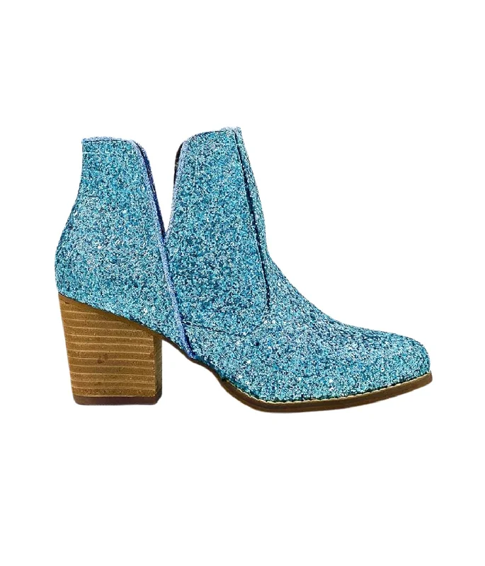 Women's Platform Chelsea Boots in Black for a Modern and Fashion - Forward AppearanceWomen's Fiera Booties In Blue Women's Platform Chelsea Boots in Black for a Modern and Fashion - Forward AppearanceWomen's Fiera Booties In Blue