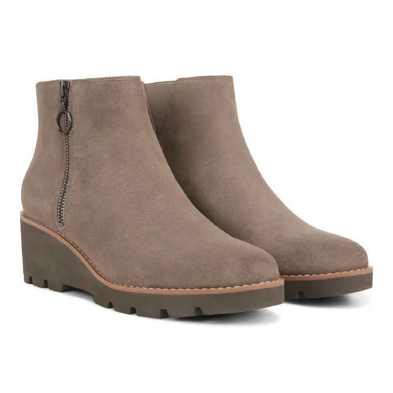 Plus Size Women's Embroidered Knee - High Boots in Burgundy for a Luxurious LookWomen's Hazal Fashion Boots In Stone Grey Plus Size Women's Embroidered Knee - High Boots in Burgundy for a Luxurious LookWomen's Hazal Fashion Boots In Stone Grey