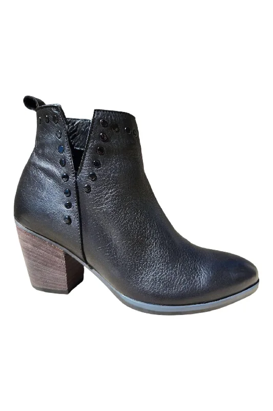 Plus Size Women's Faux Fur - Lined Ankle Boots in Chestnut for Cozy Winter WearWomen's Keyah Booties In Black Plus Size Women's Faux Fur - Lined Ankle Boots in Chestnut for Cozy Winter WearWomen's Keyah Booties In Black