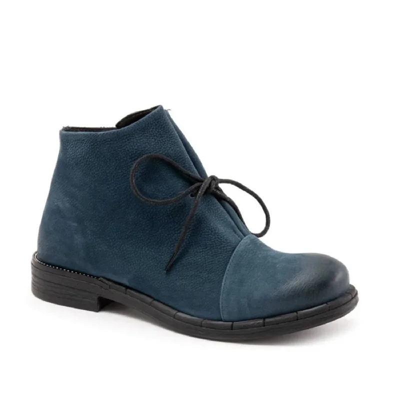 Women's Platform Chelsea Boots in Black for a Modern and Fashion - Forward AppearanceWomen's Miley Fashion Boots In Blue Nubuck Women's Platform Chelsea Boots in Black for a Modern and Fashion - Forward AppearanceWomen's Miley Fashion Boots In Blue Nubuck