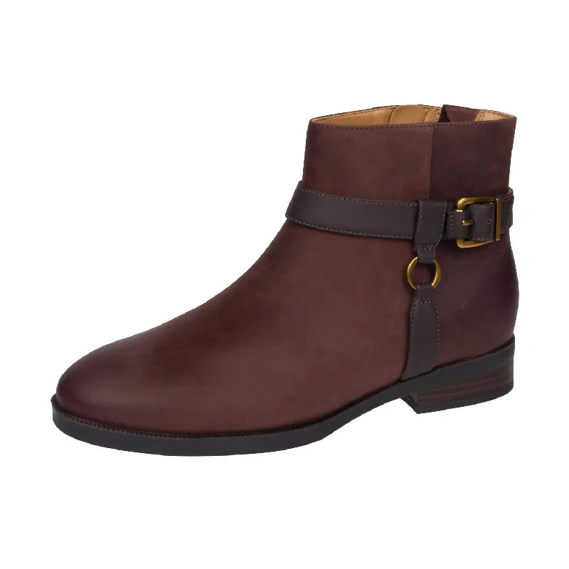 Women's Fur - Trimmed Snow Boots in White for a Stylish and Practical Winter ChoiceWomen's Rhiannon Fashion Boots In Chocolate Women's Fur - Trimmed Snow Boots in White for a Stylish and Practical Winter ChoiceWomen's Rhiannon Fashion Boots In Chocolate