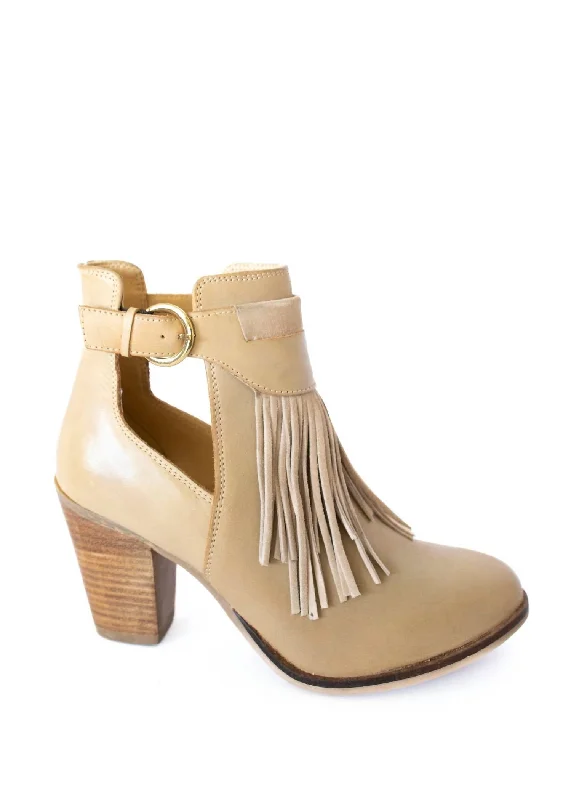 Plus Size Women's Faux Fur - Lined Ankle Boots in Chestnut for Cozy Winter WearWomen's Tavineer Fringe Ankle Boot In Light Beige Plus Size Women's Faux Fur - Lined Ankle Boots in Chestnut for Cozy Winter WearWomen's Tavineer Fringe Ankle Boot In Light Beige