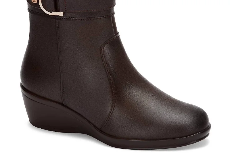 Women's Chunky - Heeled Chelsea Boots in Gray for a Casual and Trendy Everyday LookWomen's Wedge Leather Booties In Brown Women's Chunky - Heeled Chelsea Boots in Gray for a Casual and Trendy Everyday LookWomen's Wedge Leather Booties In Brown